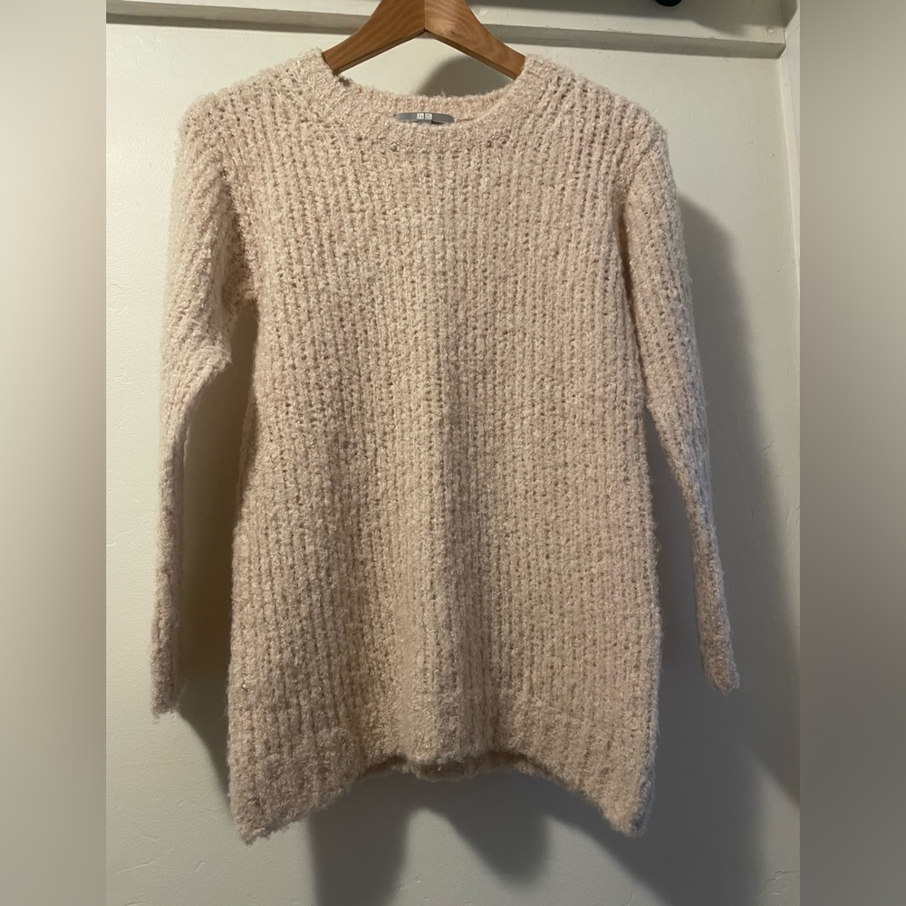 Blush colored ribbed knit sweater by Uniqlo